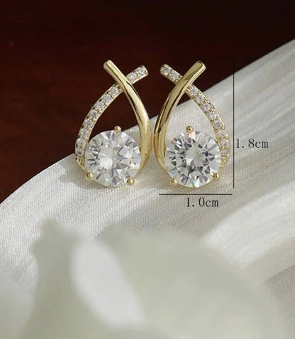 Elena – Kolczyki z Krzyżowym Wzorem i Lśniącymi Cyrkoniami