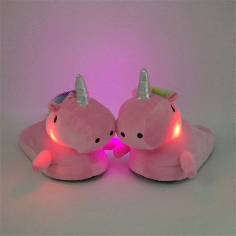 Jednorożcowe kapcie z efektownym podświetleniem