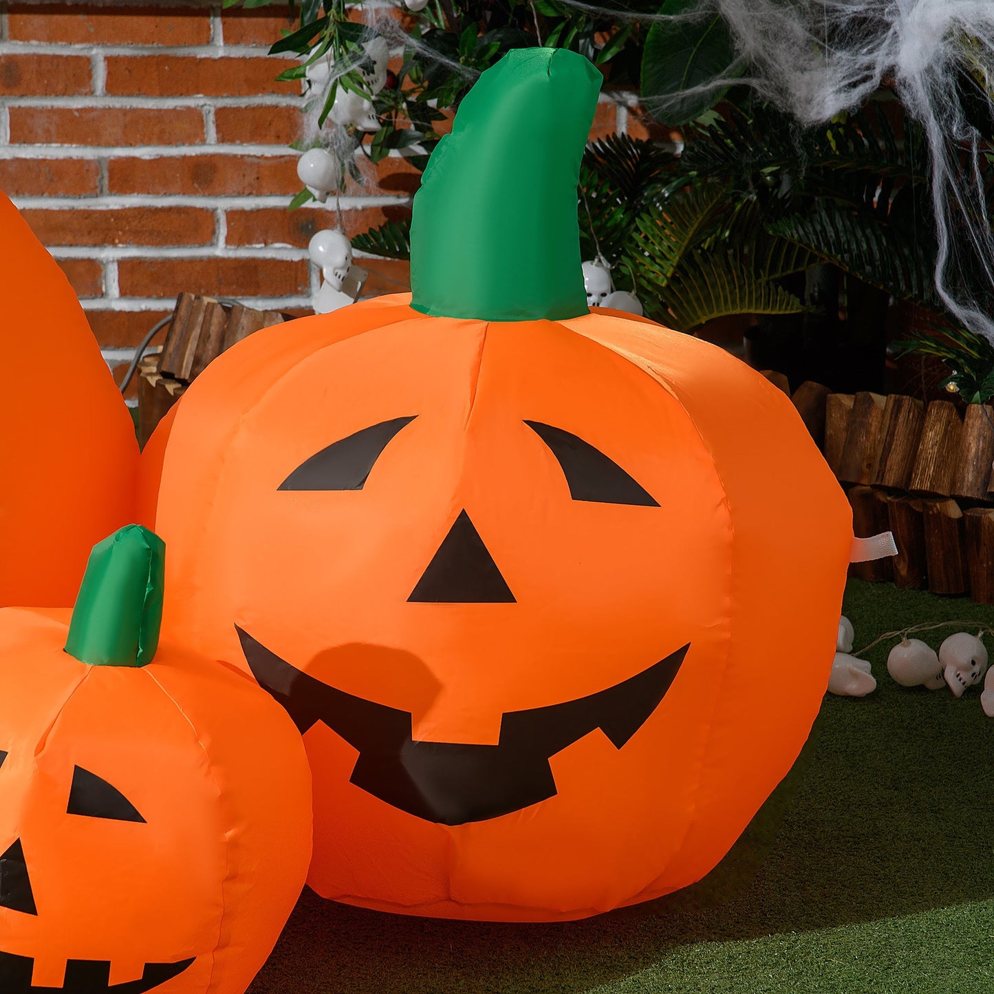 Duża nadmuchiwane dynia Halloween z czarowniczym kapeluszem — dekoracja ogrodowa LED (180 cm)